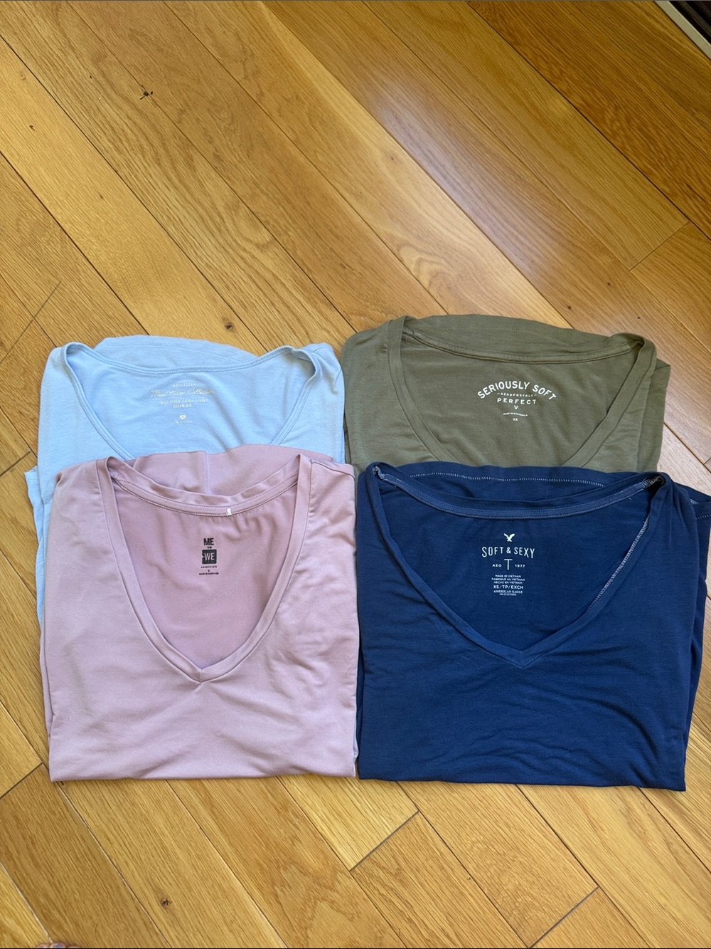 T-shirt bundle from American Eagle, PacSun, Hollister and Aeropostale - Picture 2 of 10